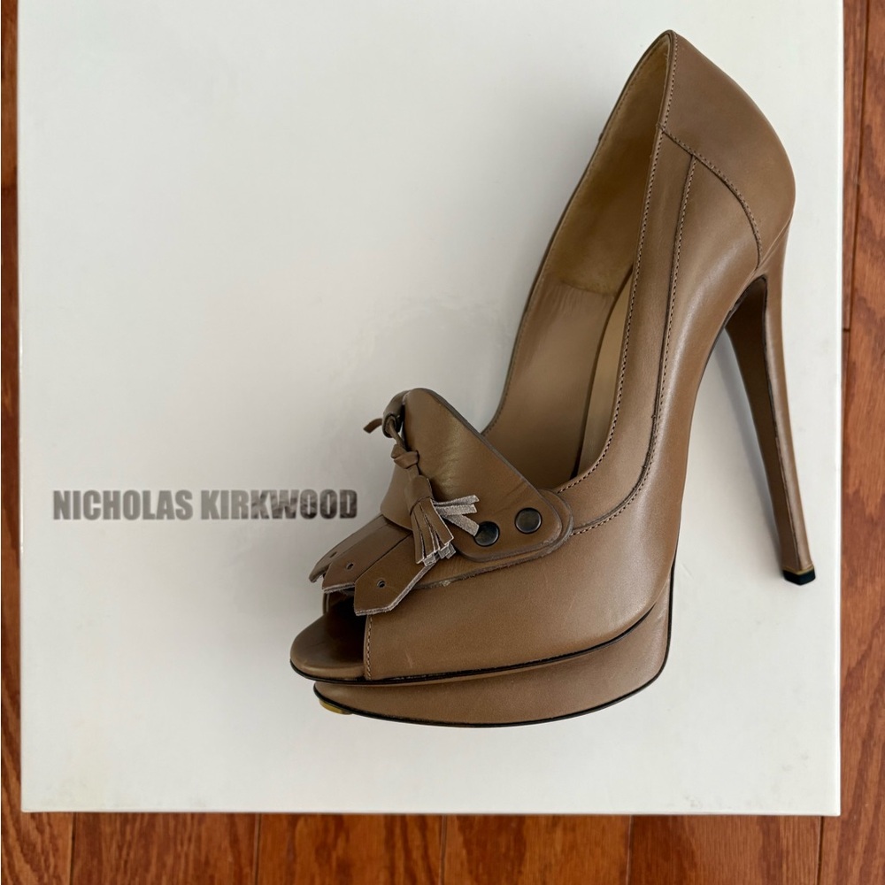 Nicholas Kirkwood Women’s Brown Taupe Peep-Toe Loafer Pumps Heels EU 36 like new